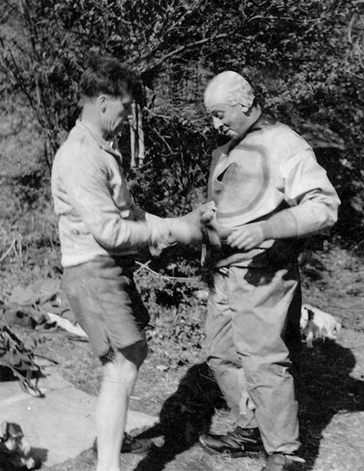 Balcombe (L) and Weaver preparing to dive at OFD 1946 Balcombe and Weaver preparing to dive at OFD 1946