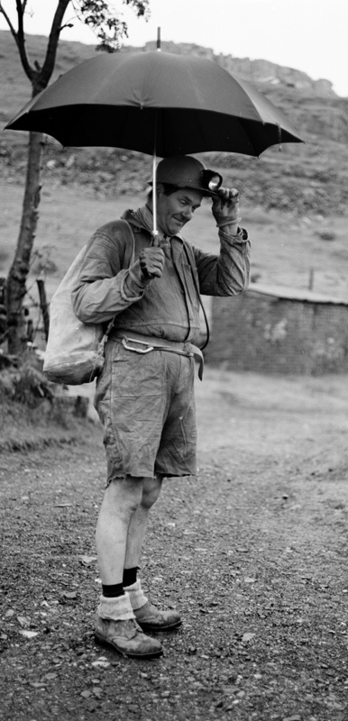 Peter Harvey setting off on his 500th trip into OFD in 1976. Photo: Jem Rowland